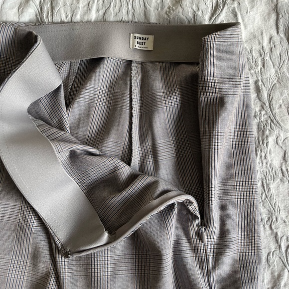 Aritzia Sunday Best Pants in Grey Plaid - Picture 4 of 6